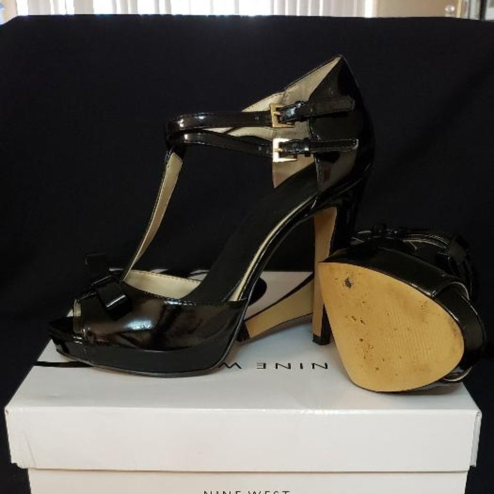 Little Black Shoe - sexy